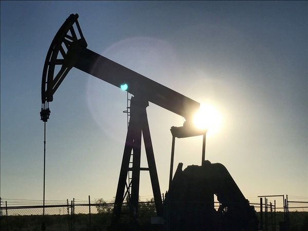    Курс нефти относительно стабилен, но не демонстрирует признаков роста